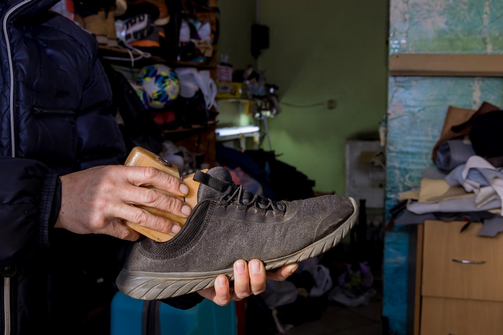 Gebrauchte Schuhe reinigen und desinfizieren