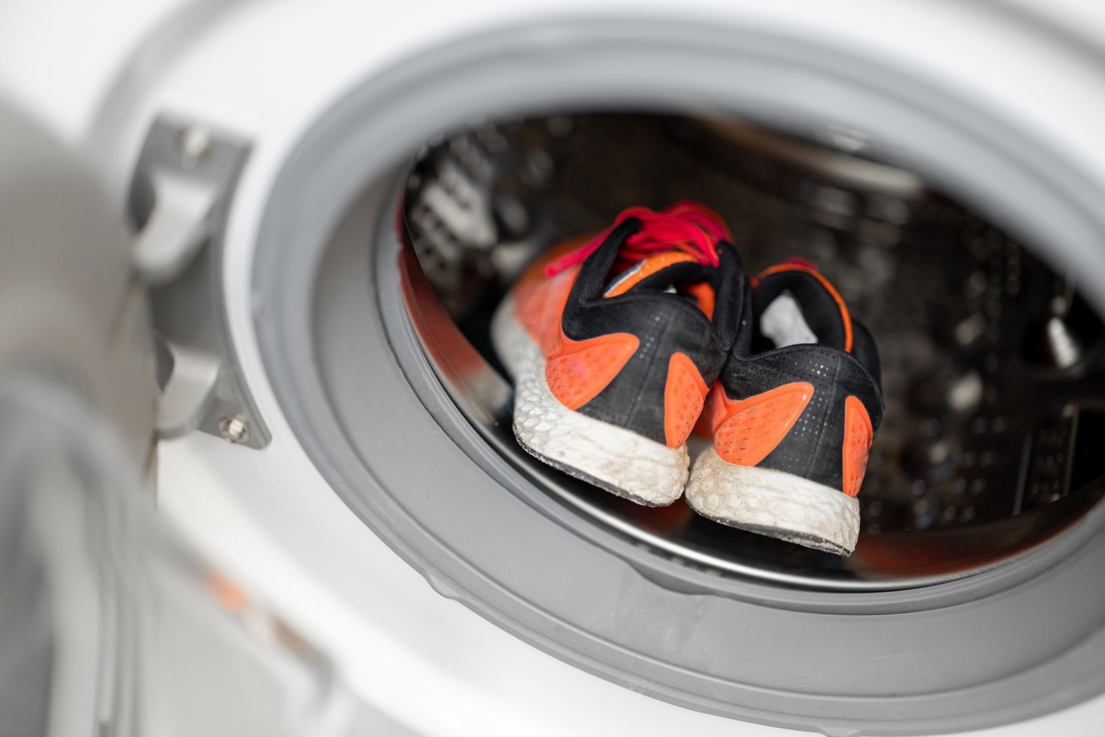 Turnschuhe in der Waschmaschine waschen