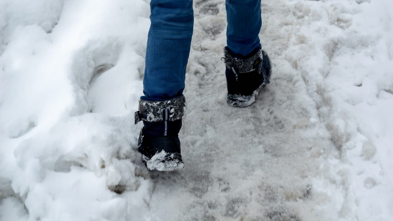 Feuchte Winterstiefel nach der Saison